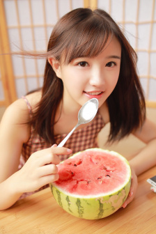 被各种陌生人NP调教灌尿